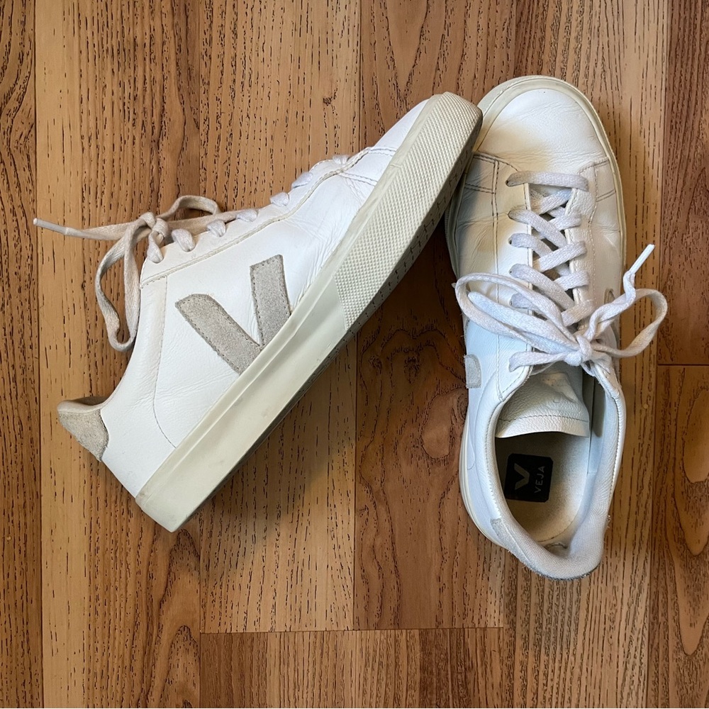 Veja white leather sneakers women’s size 10/Eur 41